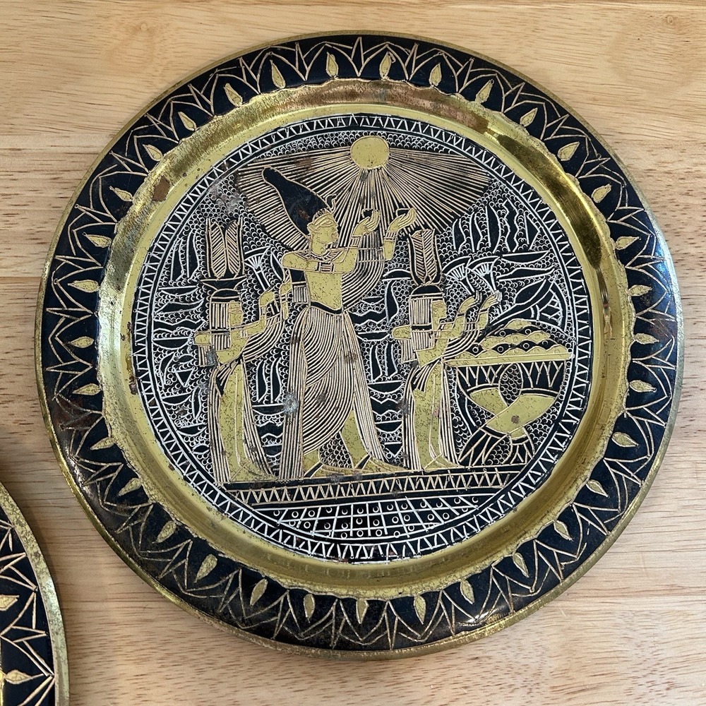 Set of 2 Vintage Egyptian Brass‎ Wall Plates – Pharaoh & Pyramid Scenes 8.5 in